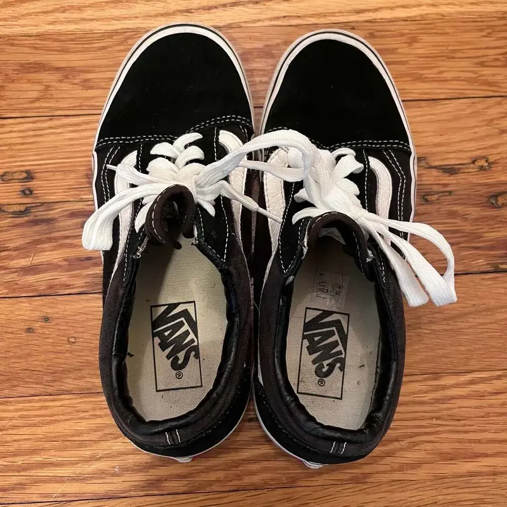 Vans Old Skool Black and White Skate Shoes Low Top Size 6.5 Women’s Streetwear